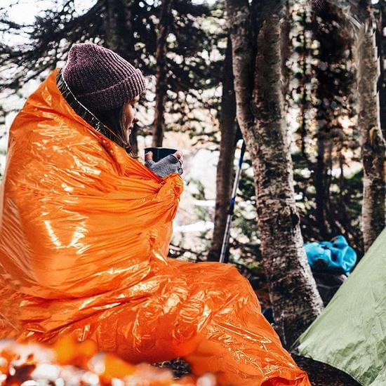 Termiczny śpiwór ratunkowy HOTBAG do stosowania w warunkach outdoorowych